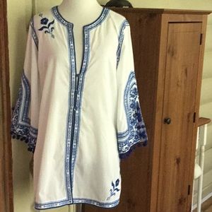 Soft surroundings white with blue embroidery top